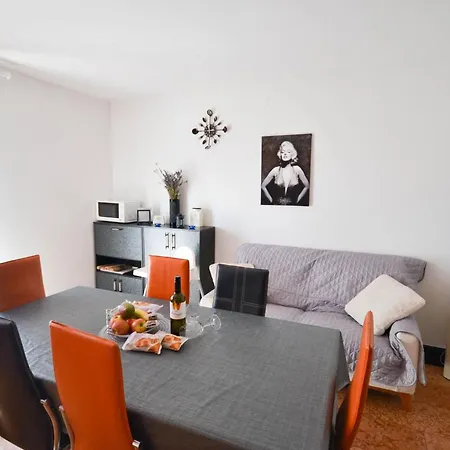 Gabi Mit Terrasse By Interhome * Novigrad Istria