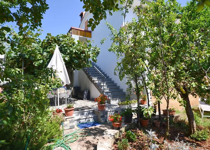 Gabi Mit Terrasse By Interhome Apartamento *