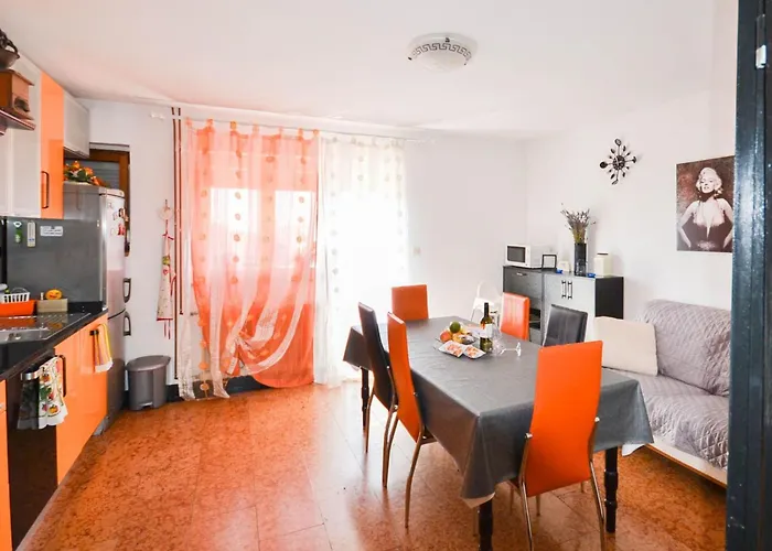 Apartamento Gabi Mit Terrasse By Interhome