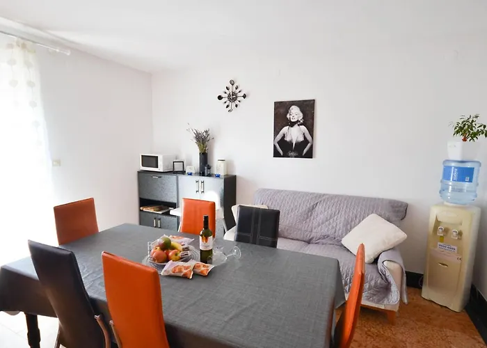Gabi Mit Terrasse By Interhome * Novigrad Istria