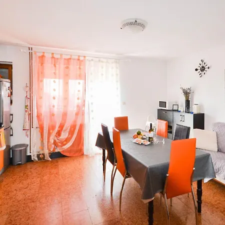 Apartamento Gabi Mit Terrasse By Interhome