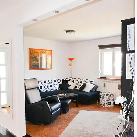 Gabi Mit Terrasse By Interhome Apartamento *