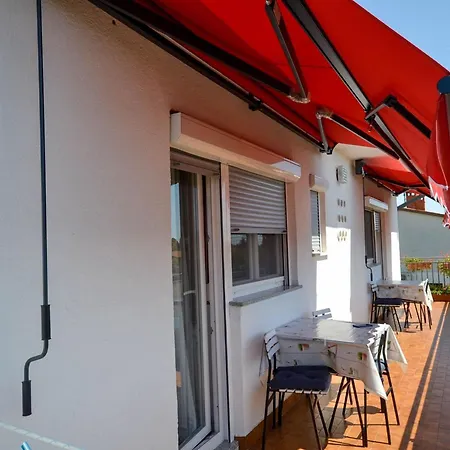 شقة Gabi Mit Terrasse By Interhome Novigrad Istria